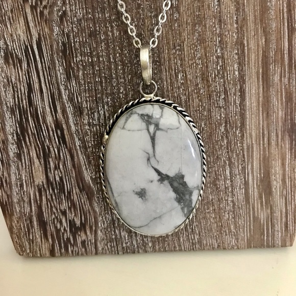 🙌🏼Handmade boho stone pendant necklace, 24”chain - Picture 2 of 4